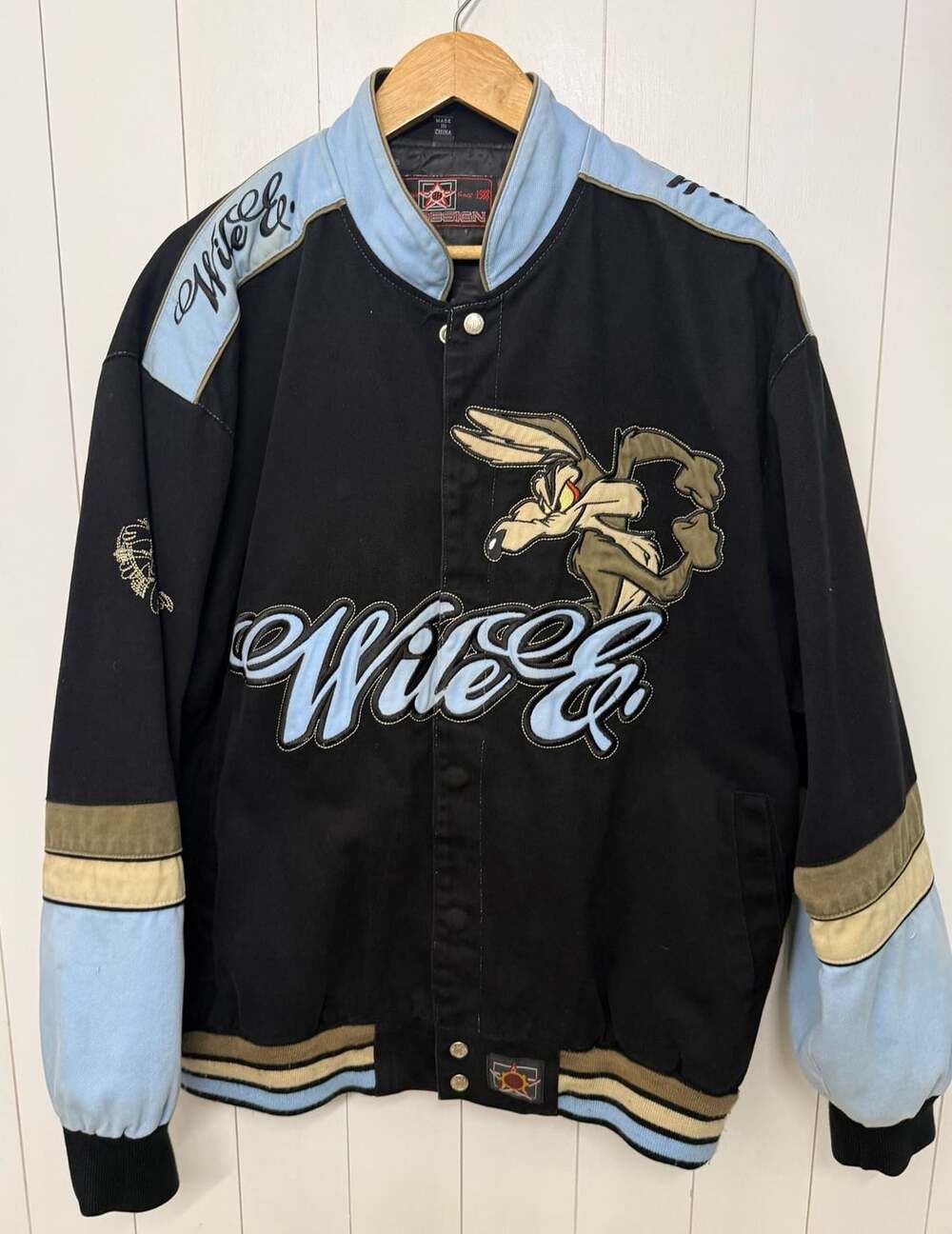 Vintage JH Design Looney Tunes Wile E. Coyote Twill Varsity Jacket - Y2K